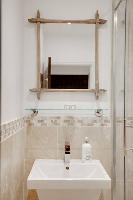 Princes Villa - Large Fully Self Contained Flat, 5 Minutes From The Sea Hastings Kültér fotó