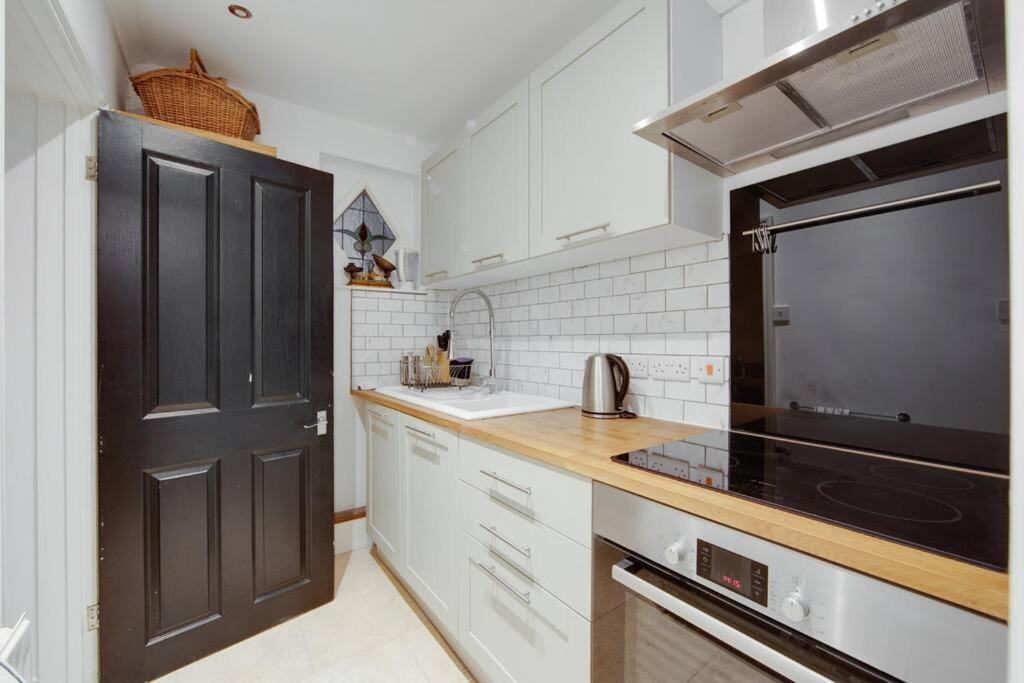 Princes Villa - Large Fully Self Contained Flat, 5 Minutes From The Sea Hastings Kültér fotó
