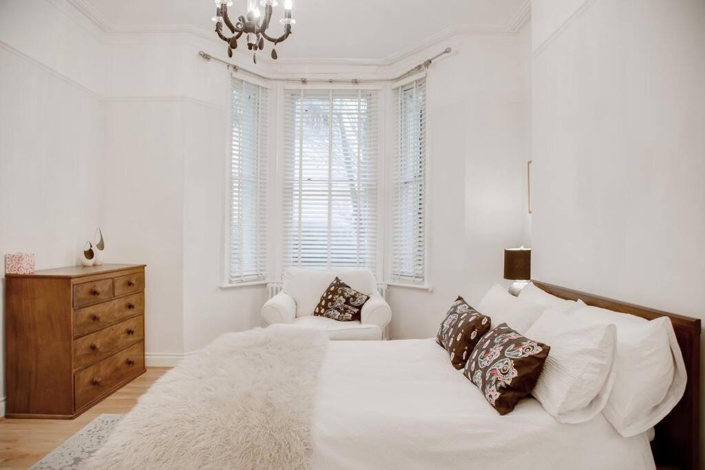 Princes Villa - Large Fully Self Contained Flat, 5 Minutes From The Sea Hastings Kültér fotó